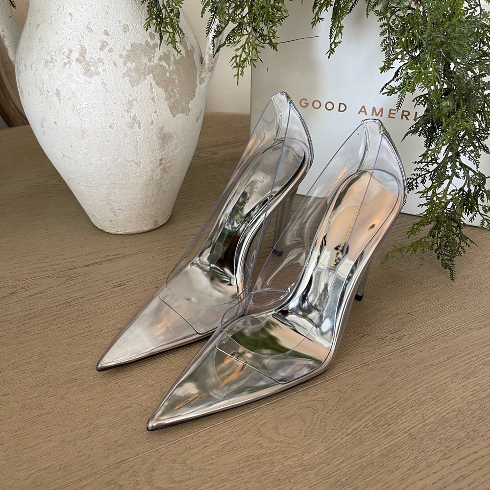Good American ‘CINDERRELLA’ Pumps - Glass